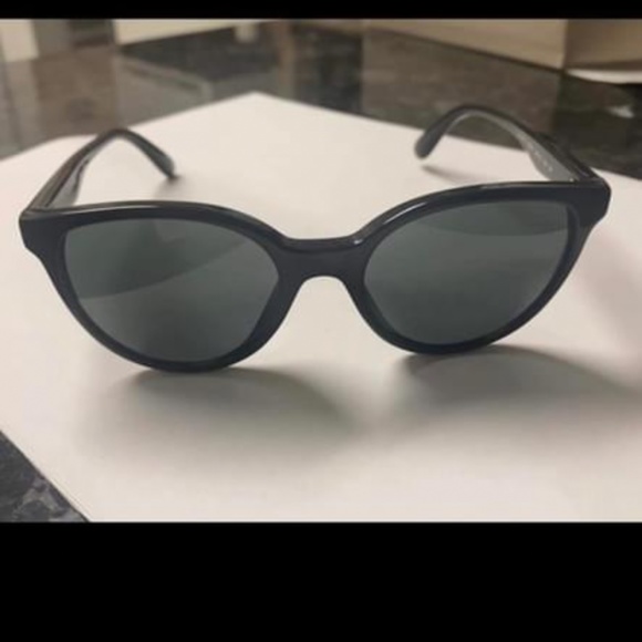NEW Versace kids sunglasses - Picture 1 of 4
